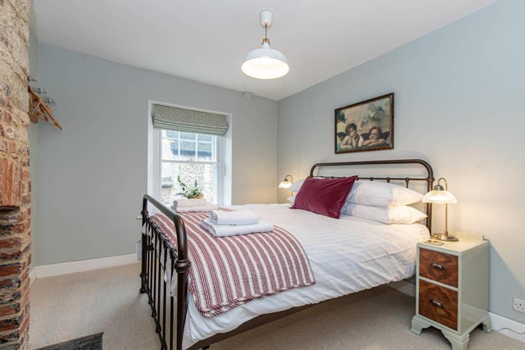 Oxfordshire Living - The Bowler Hat Cottage - Вудсток Экстерьер фото